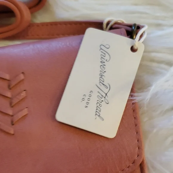 🍀New Universal Thread Pink Crossbody Bag - Picture 5 of 9